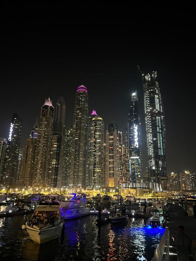 Lunar Hostel Plus Dubai Exterior foto